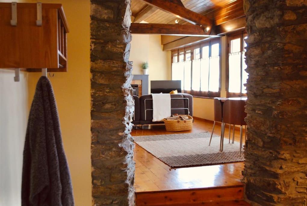 La De Llivia, Cerdanya, Puigcerda. *